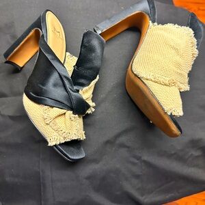 Marc Fisher black and tan size 7. Used once.